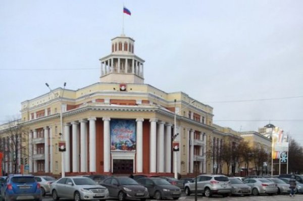Кемеровскую мэрию эвакуировали из-за сообщений о бомбе - «Политика»