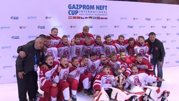 "Кубок Газпром нефти": определилась лучшая детская хоккейная команда - «Новости дня»