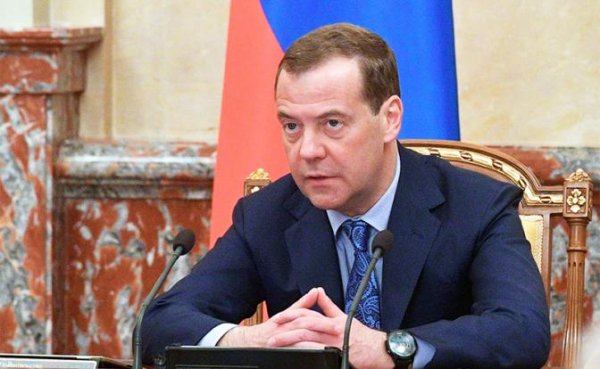 Л. Бызов: Медведев — страховка Путина от дворцового переворота - «Здоровье»