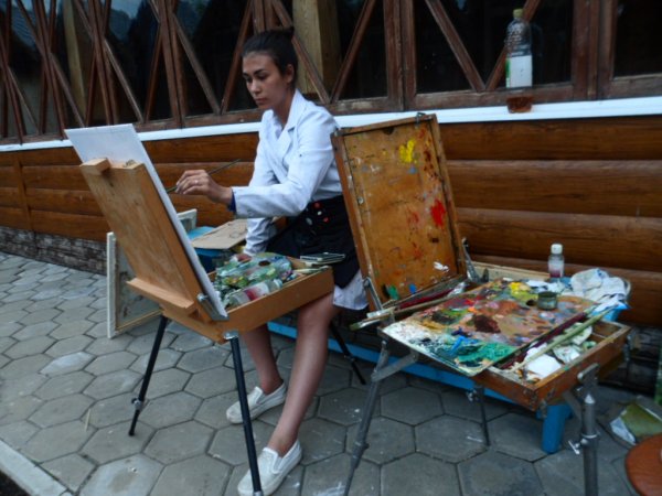 Лауреаты олимпиады по рисунку получат привилегии при поступлении в Донецкий художественный колледж