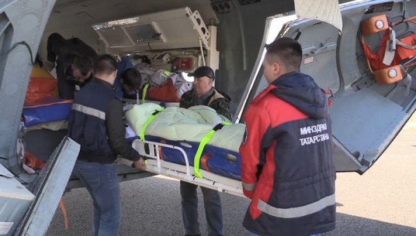 МЧС опубликовало видео вертолетной эвакуации пострадавших при пожаре в Нижнекамске - «Новости дня»