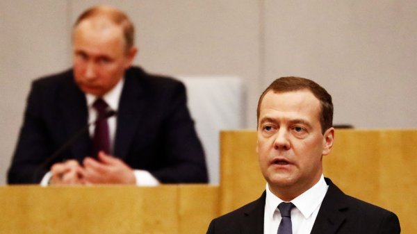 Медведев заработал больше Путина - «Новости Дня»