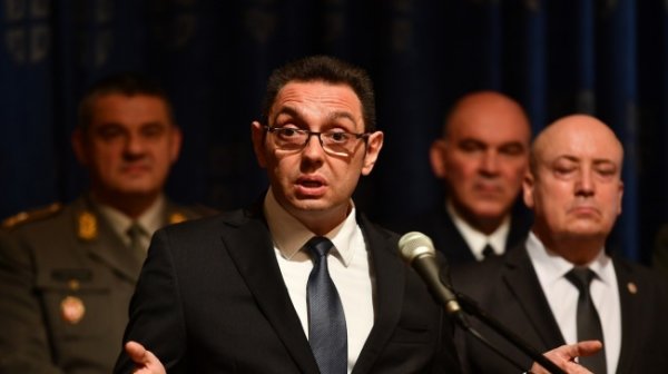 Министр обороны Сербии: Чем быстрее мы отделимся от албанцев, тем лучше - «Новости Дня»