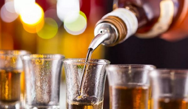 Минкульт предлагает разрешить продажу алкоголя в учреждениях культуры - «Новости Дня»
