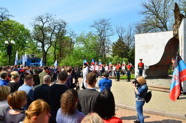 Митинги в память ликвидаторов аварии на ЧАЭС прошли в Донецке и Макеевке в 33-ю годовщину трагедии 