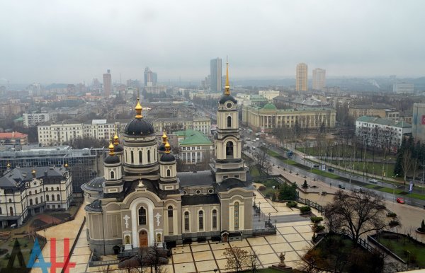 Молебен памяти погибших на производстве прошел в Спасо-Преображенском соборе Донецка