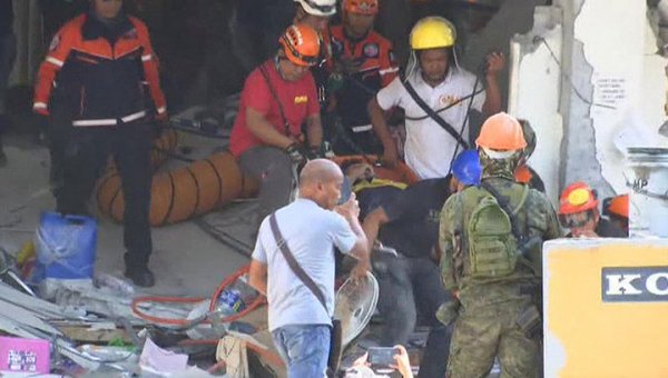 На Филиппинах устраняют последствия мощного землетрясения - «Новости дня»