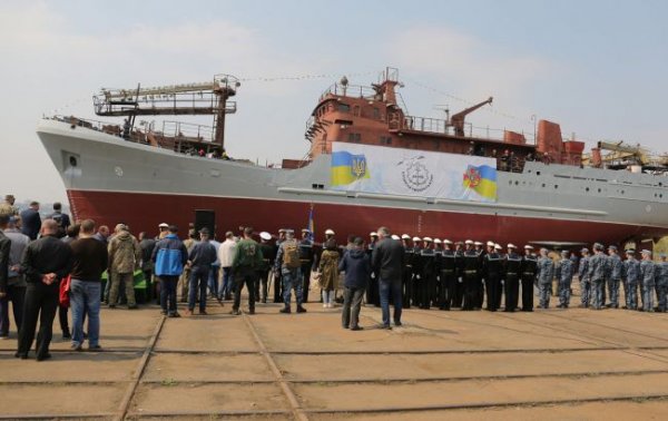 На заводе Порошенко построили военный корабль из старого рыболовного траулера - «Спорт»