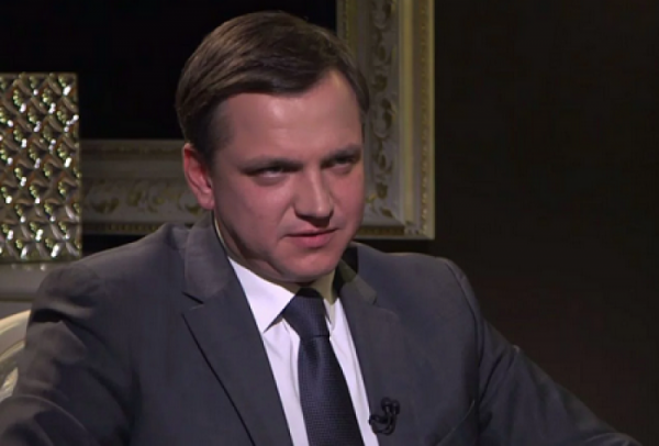 Нардеп: парламент и правительство необходимо отправить в отставку, они не оправдали надежд украинцев - «Военное обозрение»