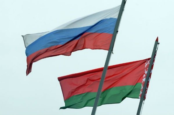 Опрос: россияне не стремятся к объединению с Белоруссией - «Политика»