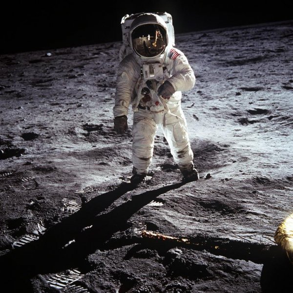 Отходы "Аполлон-11" помогут узнать о жизни в космосе - «Новости дня»
