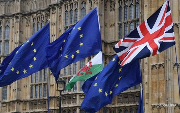 Палата общин Британии окончательно одобрила отсрочку Brexit