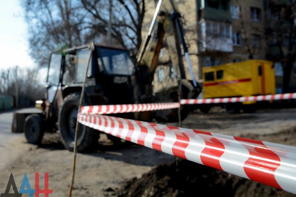 Под Старобешево 5 500 абонентов остались без воды в результате порыва водовода — МЧС ДНР
