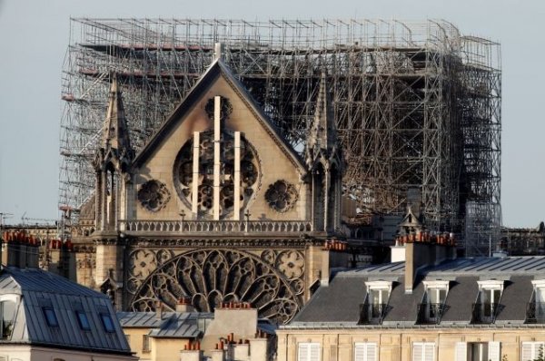 Полиция Парижа озвучила вероятную причину пожара в Нотр-Даме - «Происшествия»