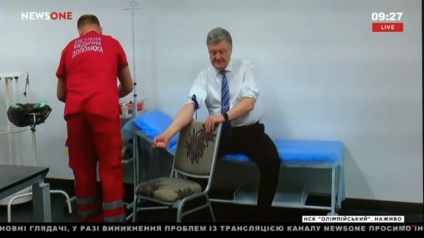 Порошенко и Зеленский сдали наркотесты перед баттлом на «Олимпийском»