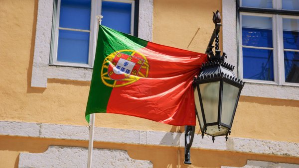 Посольство уточняет информацию о россиянах в смертельном ДТП в Португалии - «Новости Дня»