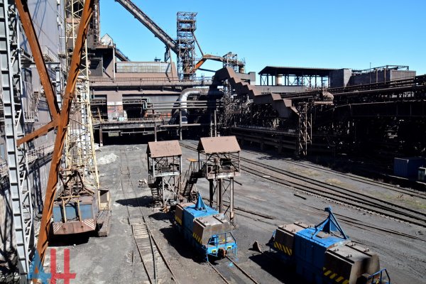 Пожар произошел на Енакиевском металлургическом заводе, пострадавших нет — МЧС ДНР