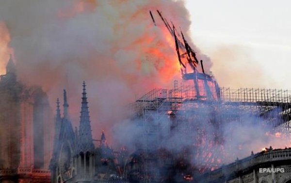 Пожар в соборе Парижской Богоматери. ГлавноеСюжет - (видео)