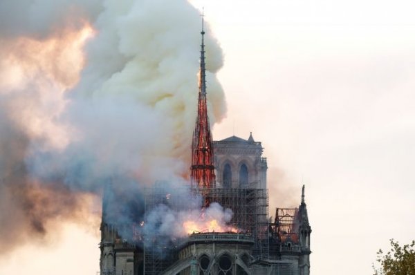 Reuters: прокуратура Парижа начала расследование из-за пожара в Нотр-Даме - «Политика»
