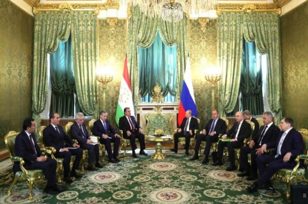 РФ и Таджикистан согласовали упрощенный таможенный коридор - «Политика»