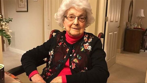 Секрета долголетия нет: 109-летняя американка пьет вино и "просто живет" - «Новости дня»