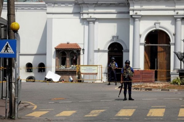 СМИ: на Шри-Ланке полицейские обезвредили бомбу в ресторане - «Происшествия»