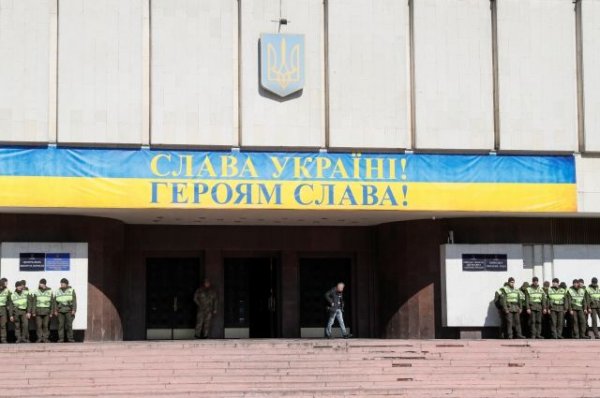 СМИ: на Украине мошенники продают билеты на дебаты Порошенко и Зеленского - «Политика»