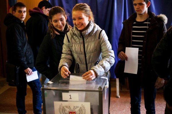 «Стоим на пороге важного выбора»: Участники выборов в Молпарламент о первом дне голосования