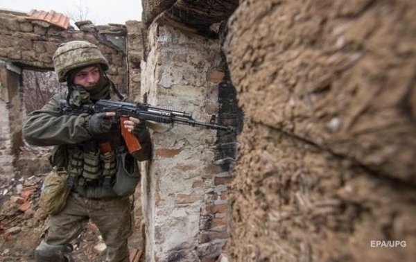 Сутки на Донбассе: 10 обстрелов, ранен боец ВСУ