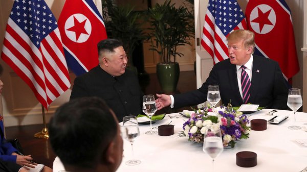 Трамп отреагировал на желание Ким Чен Ына провести третий саммит - «Новости Дня»