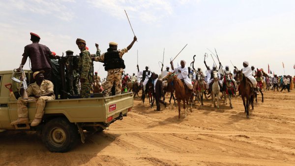 Тысячи людей выдвинулись к резиденции президента Судана - «Новости Дня»