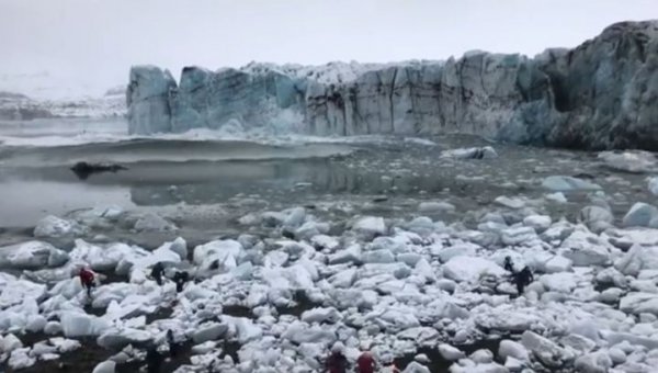 Убежать от Брейдамеркюриёкюдля: крупнейший в Европе ледник отпугнул туристов - «Новости дня»