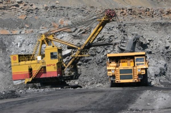 Уголь и нефтепродукты на Украину будут экспортировать по разрешению МЭР РФ - «Происшествия»