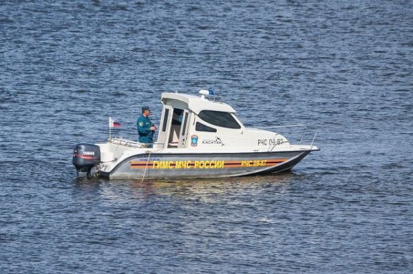 В Баренцевом море восемь рыбаков спасены с горящего катера - «Политика»