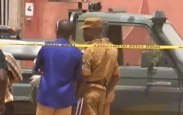 В Буркина-Фасо боевики убили шесть человек в церкви - (видео)