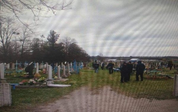 В Черкасской области подростки разгромили кладбище