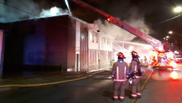 В Канаде сгорел и обрушился украинский культурный центр - «Новости дня»