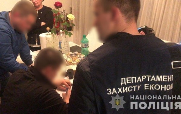 В Киевской области чиновники погорели на взятке