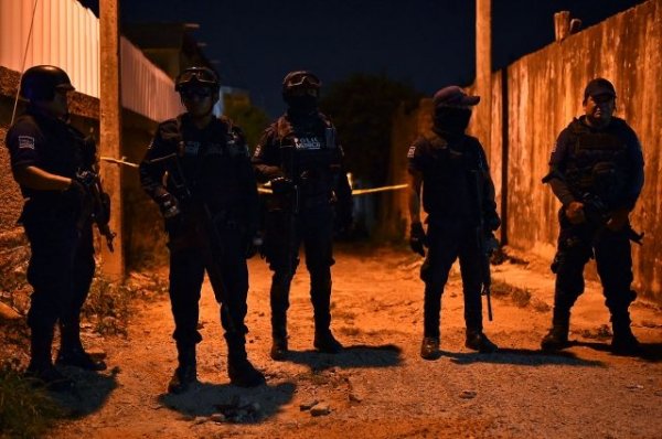 В Мексике 13 человек погибли в результате стрельбы на вечеринке - «Политика»