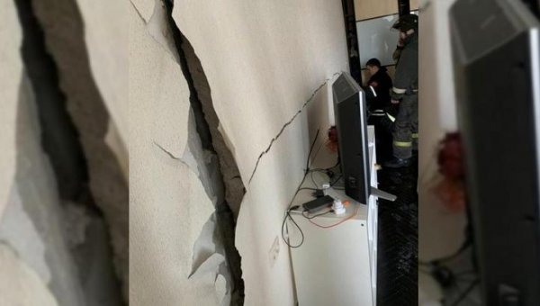 В московской восьмиэтажке образовалась трещина после взрыва электросамоката - «Новости дня»