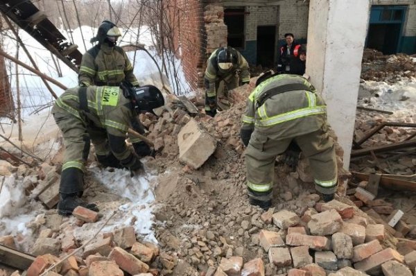 В Нижегородской области при обрушении здания цеха погибли два человека - «Политика»