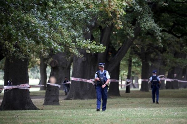 В Новой Зеландии полиция проверяет данные о заложенной бомбе - «Политика»