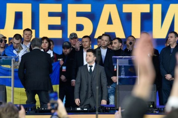 В сети обсуждают странное поведение вице-спикера Рады во время дебатов - «Политика»