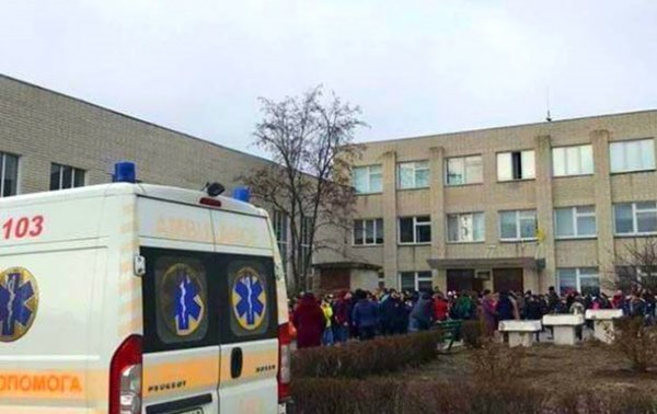 В школе под Киевом распылили неизвестный газ