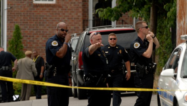 В Теннеси молодой человек расстрелял посетителей торгового центра - «Новости дня»