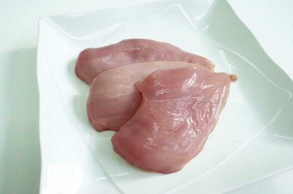 В утином мясе челябинской птицефабрики нашли опасные бактерии