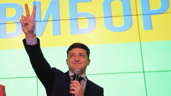 «Вова, мы верим в тебя»: Кривой Рог ликует после победы Зеленского - «Политика»