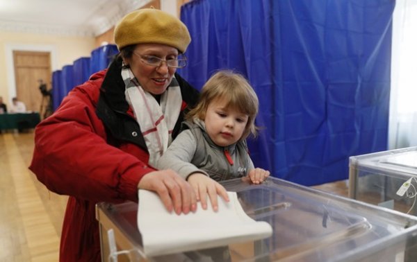 Второй тур выборов в Украине 2019: ОнлайнСюжет - (видео)
