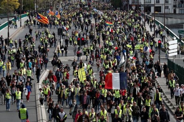 «Желтым жилетам» запретили проводить митинг возле Нотр-Дама - «Происшествия»
