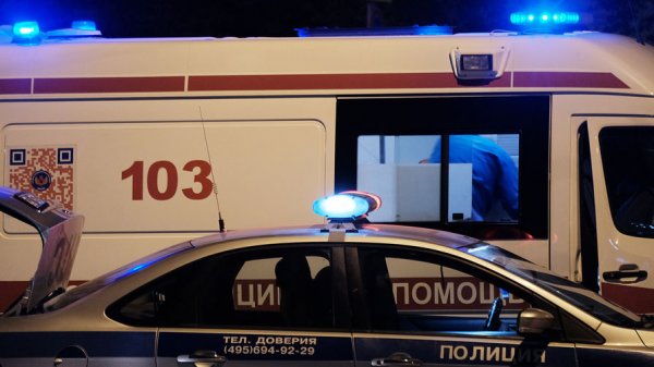 Женщина с ребенком устроила массовую аварию в Петербурге - «Новости Дня»